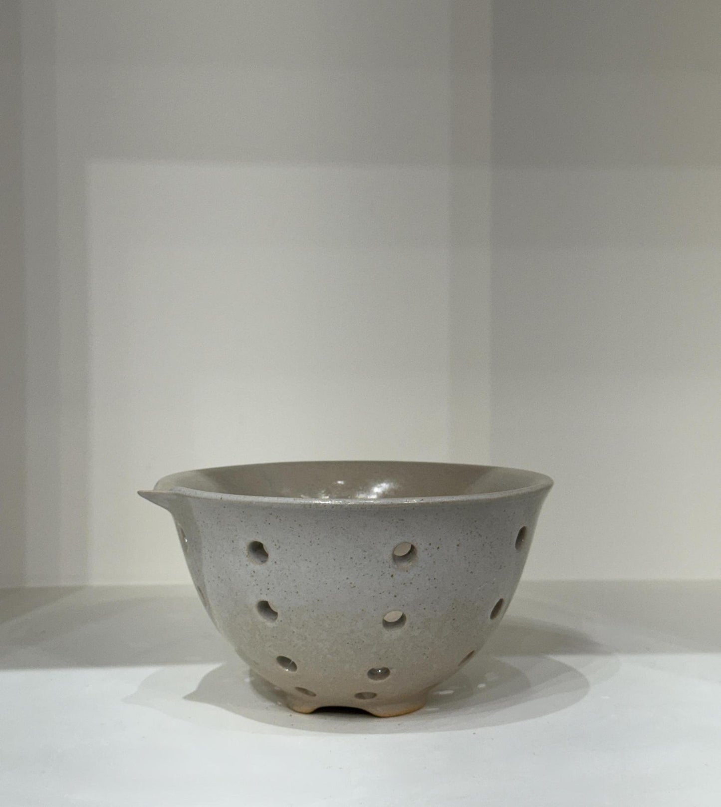 Cream Stoneware Berry Bowl