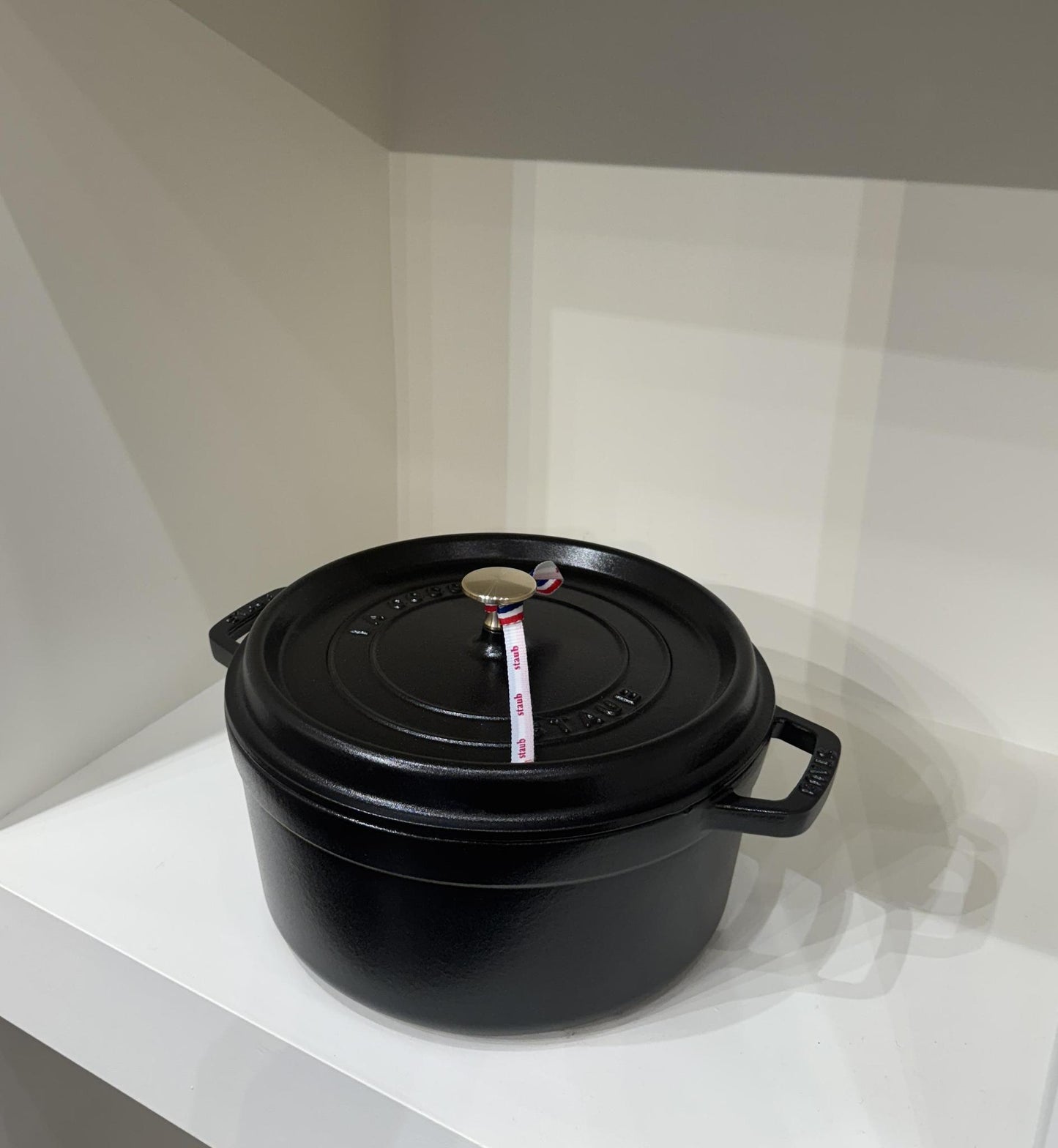 Cast Iron 5.5 Qt Round Cocotte