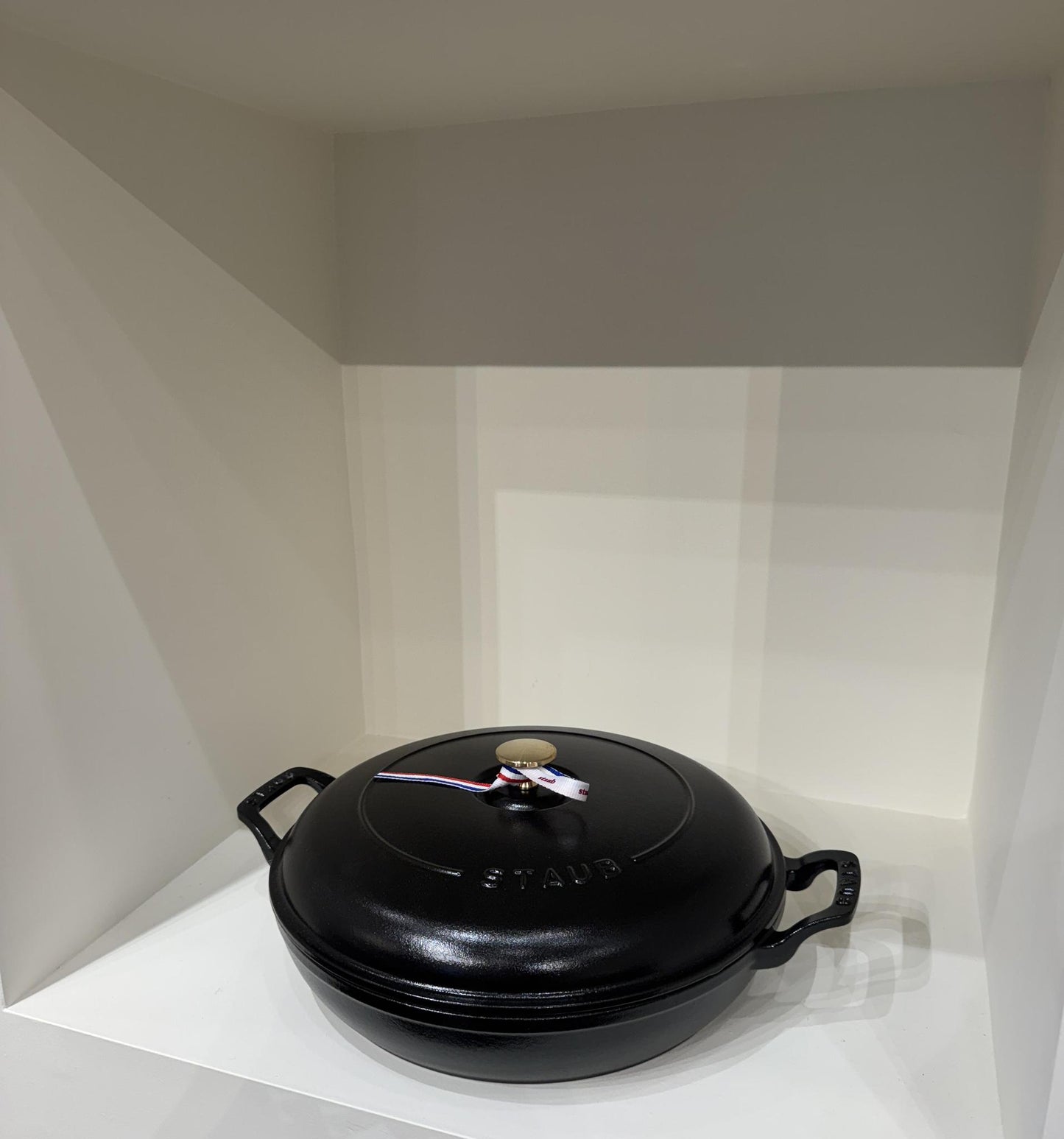 Cast Iron 3.5 Qt Braiser